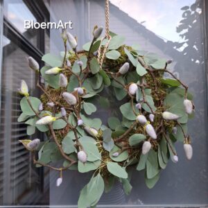 moskrans met Eucalyptus en Magnolia