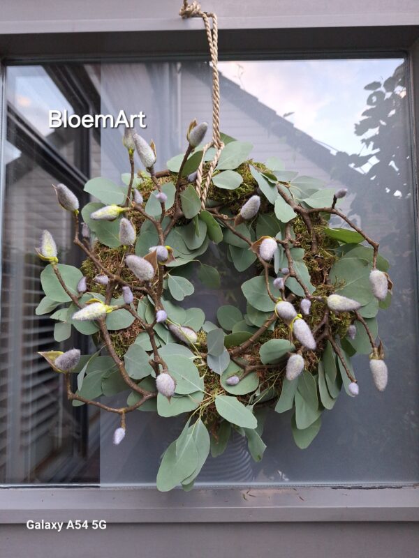 moskrans met Eucalyptus en Magnolia