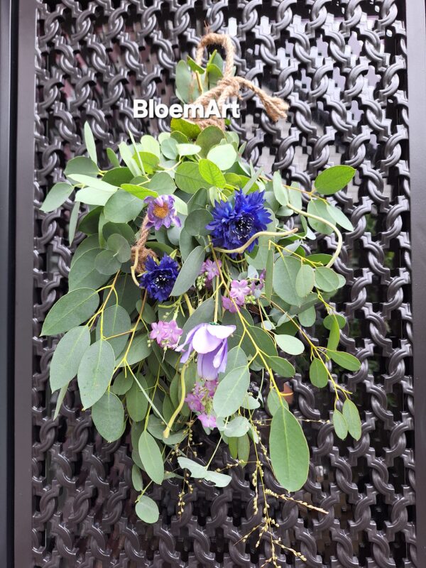 Groen toef met zijde bloemen